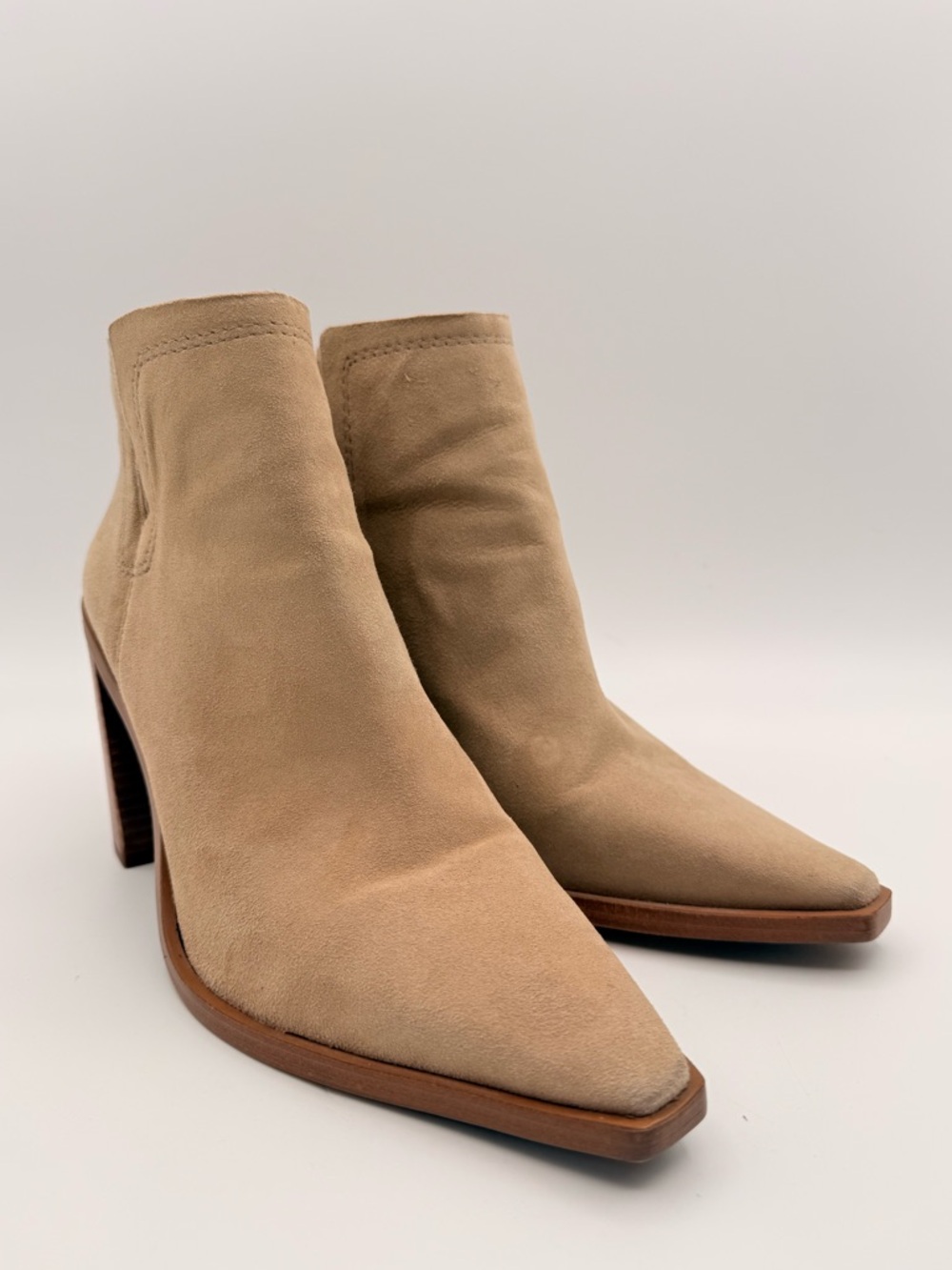 VINCE CAMUTO Suede Ankle Booties Women’s Size 9 Tan Block Heel